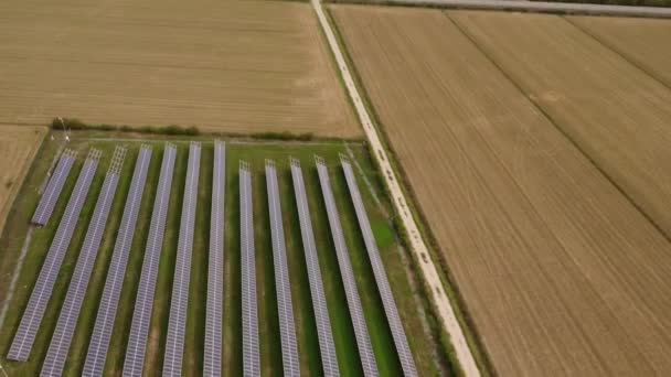 Zonnepanelen Agri Boerderij Met Zonlicht Schone Elektriciteit Creëren — Stockvideo