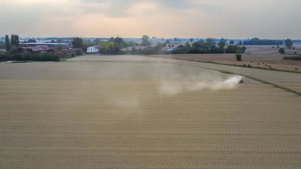 Drohne Filmt Videolandschaft Von Ackerland Und Wachsenden Natürlichen Gesunden Lebensmitteln — Stockfoto