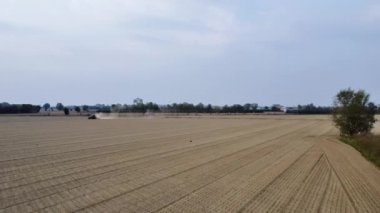 Gündüz vakti benzin istasyonu 4k drone videosu