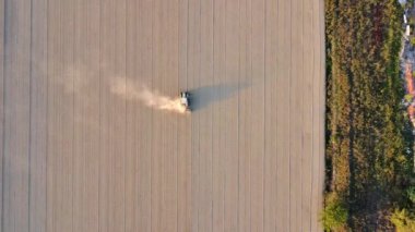 Gündüz vakti benzin istasyonu 4k drone videosu
