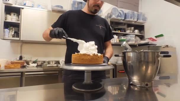 Cremona Itália Outubro 2022 Chef Fazendo Uma Torta Limão Chave — Vídeo de Stock