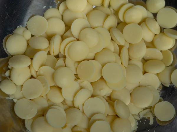 white chocolate drops for cake topping