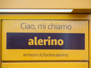 Amazon Hub Dolabı, müşterilerin siparişlerini kendileri alabilecekleri yer..