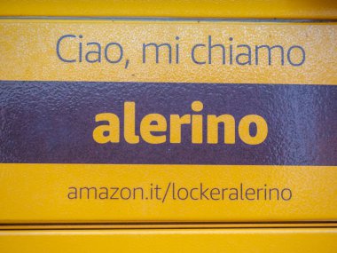 Amazon Hub Dolabı, müşterilerin siparişlerini kendileri alabilecekleri yer..