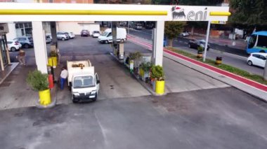 Eni, merkezi Roma 'da bulunan çok uluslu bir İtalyan petrol ve gaz şirketi..