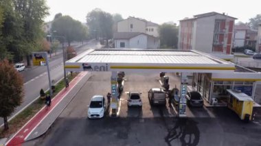 Eni, merkezi Roma 'da bulunan çok uluslu bir İtalyan petrol ve gaz şirketi..