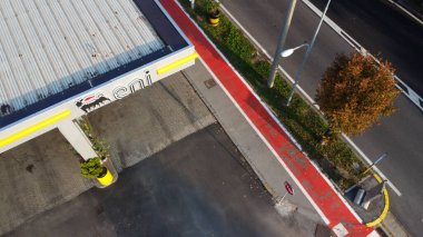 Cremona 'daki Eni benzin istasyonu.