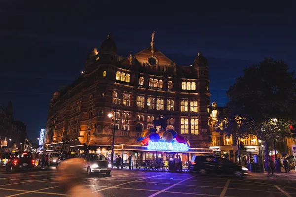 Teatro de Londres por la noche — Foto de Stock