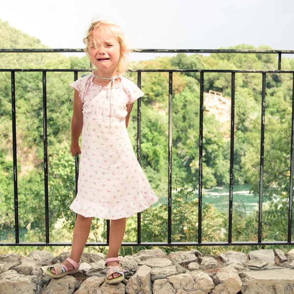 Little girl crying for break long walking — Stock Photo, Image