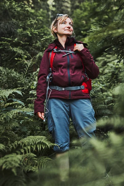 Woman Backpack Hiking Forest Actively Spending Summer Vacation Close Nature — Stock Photo, Image