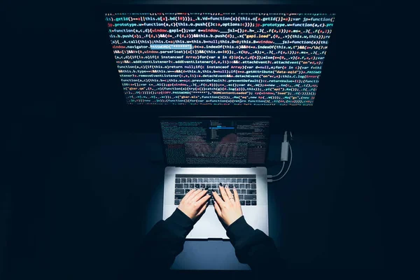 Amenaza Seguridad Cibernética Mujer Joven Usando Computadora Codificación Seguridad Internet — Foto de Stock