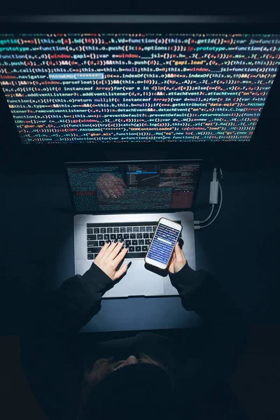 Cybersikkerhedstrussel Ung Kvinde Bruger Computer Kodning Internet Netværkssikkerhed Stjæler Private - Stock-foto