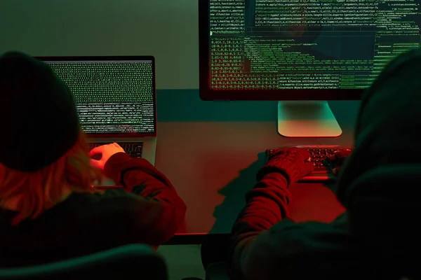 Ciberataque Hackers Violar Segurança Pessoas Anônimas Acessam Dados Secretos Guerra — Fotografia de Stock