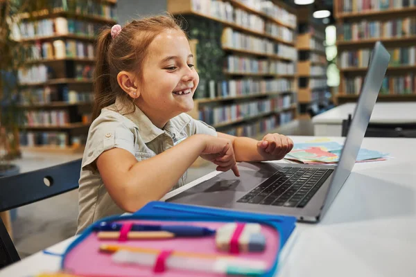 Cheerful Student Doing Her Homework Using Laptop School Club Primary — Stock Photo, Image