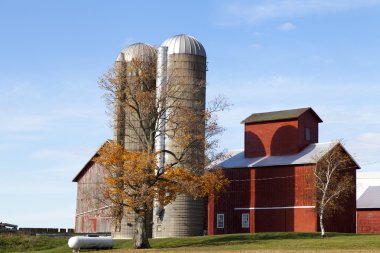 Geleneksel Amerikan ahır (Sonbahar sezon)