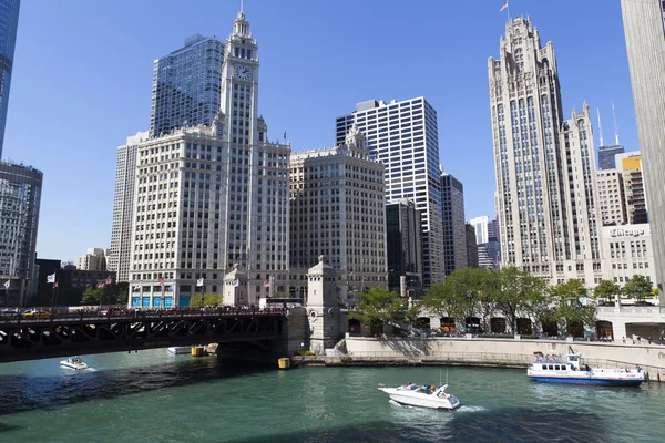 Chicago, illinois - sep15: das wrigley building in chicago, ein Wolkenkratzer wurde gebaut, um die Firmenzentrale der wrigley company zu beherbergen, am 15. september 2012 in chicago, illinois, usa. lizenzfreie Stockfotos