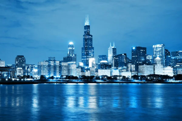 Chicago nacht skyline als financiële fistrict — Stockfoto