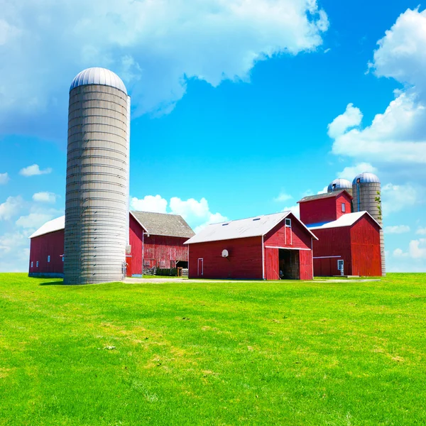 Roter Bauernhof — Stockfoto