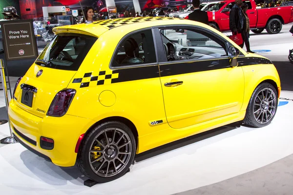 CHICAGO - FEB 12: Fiat 500 on display at the 2012 Chicago Auto S — Stock Photo, Image
