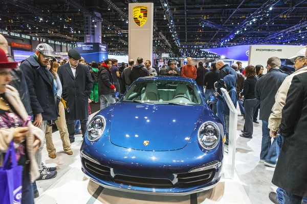 CHICAGO - 16 DE FEBRERO: El nuevo Porsche 911 en exhibición en el Chi 2013 — Foto de Stock