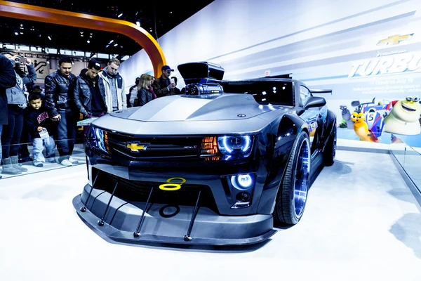 CHICAGO - FEB 16: The Chevrolet Camaro ZL1 on display at the 201 — Stock Photo, Image