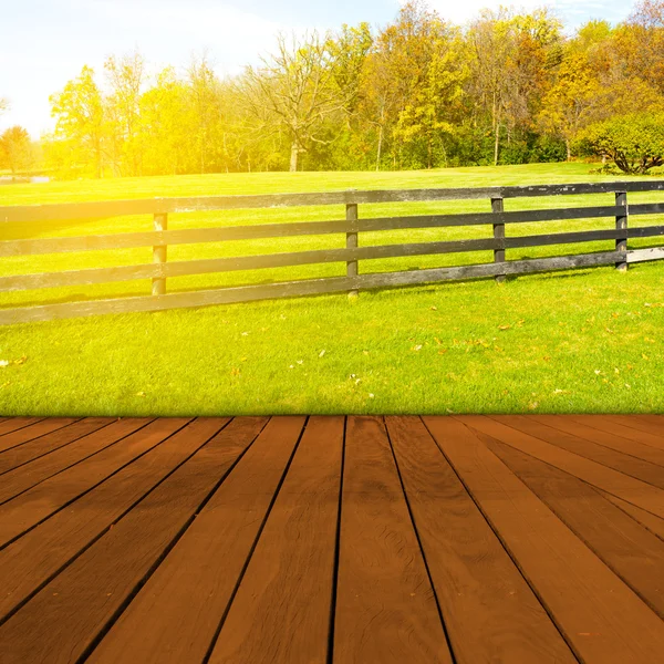 Old Table Surface With Blurred Countryside Landscape — Stock Photo, Image