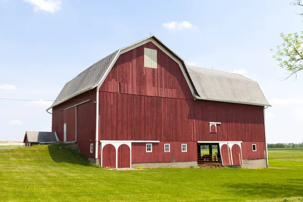 Rode boerderij — Stockfoto