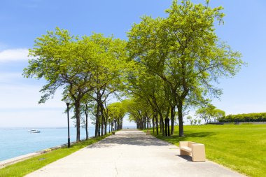 Şehrin kaldırım ve plaj