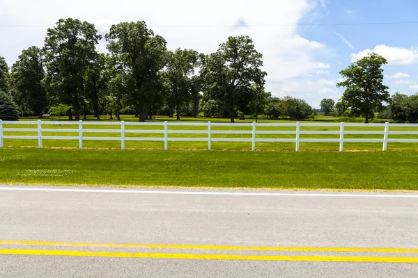 American Country Road Side ดูข้อความล่าสุ — ภาพถ่ายสต็อก