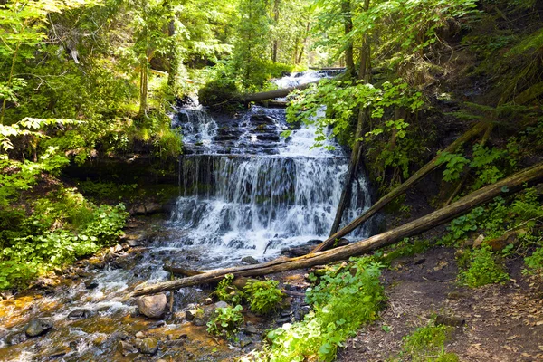 Wasserfall — Stockfoto