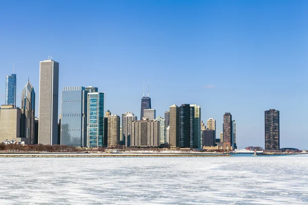 Чикагский городской пейзаж зимой — стоковое фото