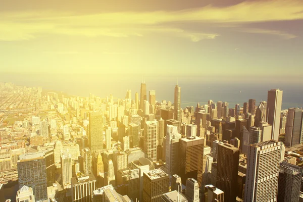 芝加哥天际线与蓝蓝的天空 — 图库照片