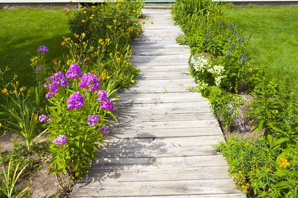 Sentiero del giardino — Foto Stock