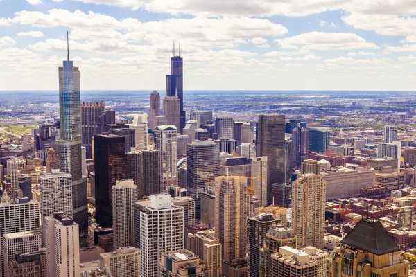 Üstten bakış doğum chicago şehir merkezi ofis binaları — Stok fotoğraf