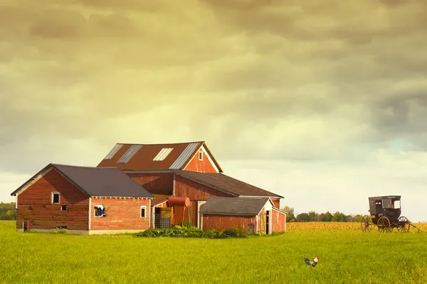 Granja de Pensilvania con cielo lluvioso — Foto de Stock