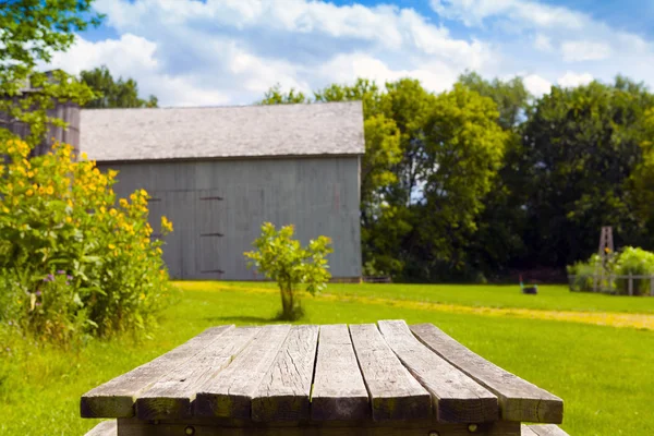 Picknickbord — Stockfoto