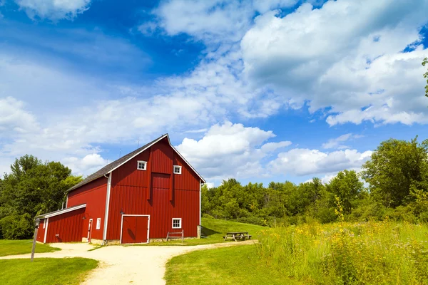 Mavi Bulutlu Amerikan Çiftliği — Stok fotoğraf