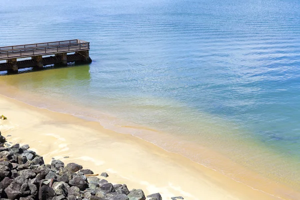 Houten pier in san juan — Stockfoto