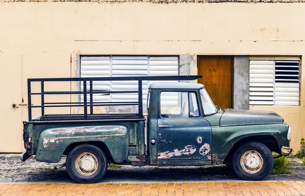 Caminhão pick up velho — Fotografia de Stock