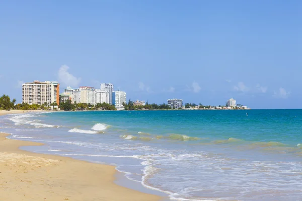 Bela praia em San Juan, Porto Rico — Fotografia de Stock