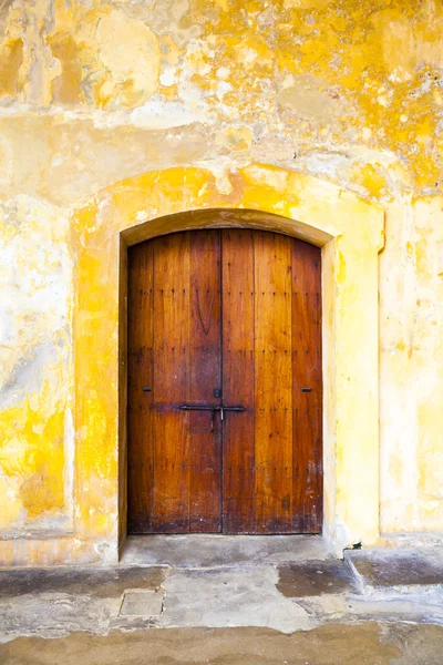 Puerta de madera — Foto de Stock