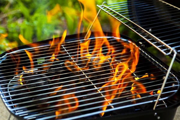 House Grill With Big Flame — Stock Photo, Image