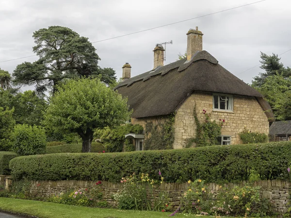 Cotswold cottage — Zdjęcie stockowe