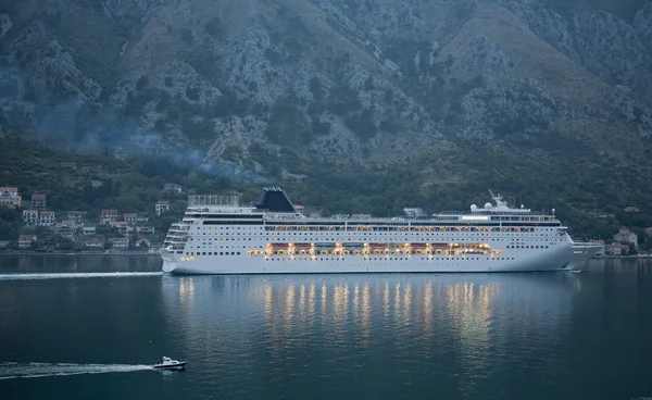 Crucero al atardecer — Foto de Stock