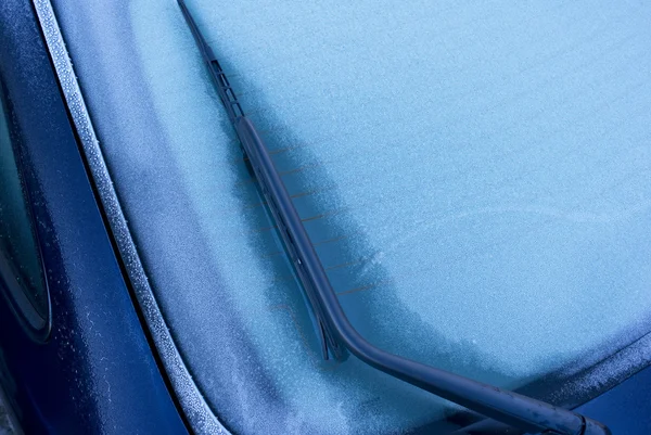 Замороженный автомобиль утром Лицензионные Стоковые Изображения