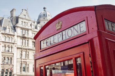 Londra 'da kırmızı telefon kulübesi