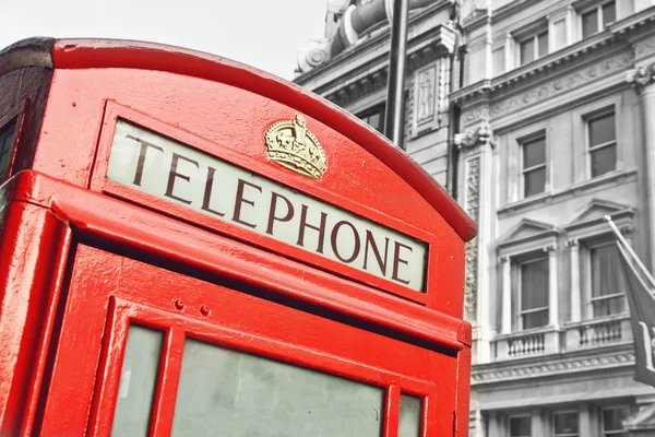 Rode telefooncel in Londen — Stockfoto