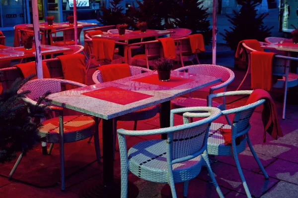Café med bord och stolar — Stockfoto
