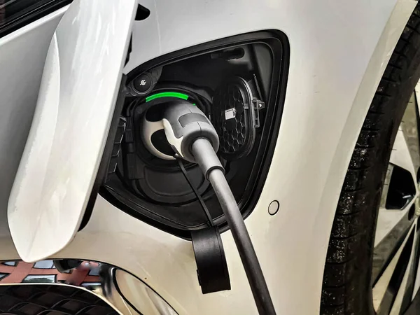 Eco Electric Car Charging Battery Energy Power Station — Zdjęcie stockowe