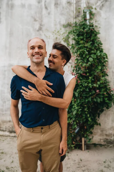 Gay Couple Spend Time Together Outdoors Homosexual Couple Hugging — Fotografia de Stock